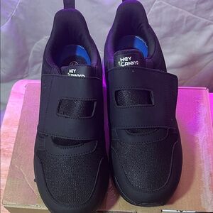 Hey CrannyD Black Velcro Athletic Sneakers.  Size: 7.5